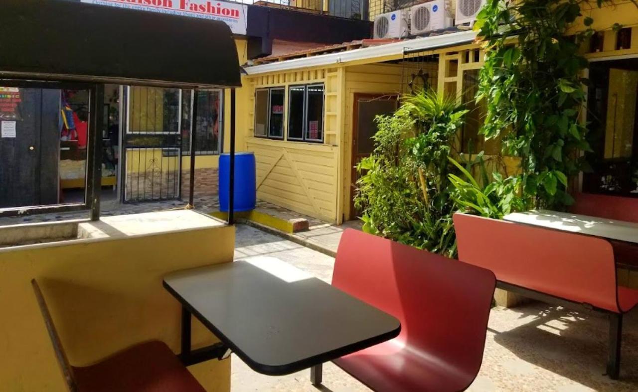 Maxroomz San Ignacio Luaran gambar